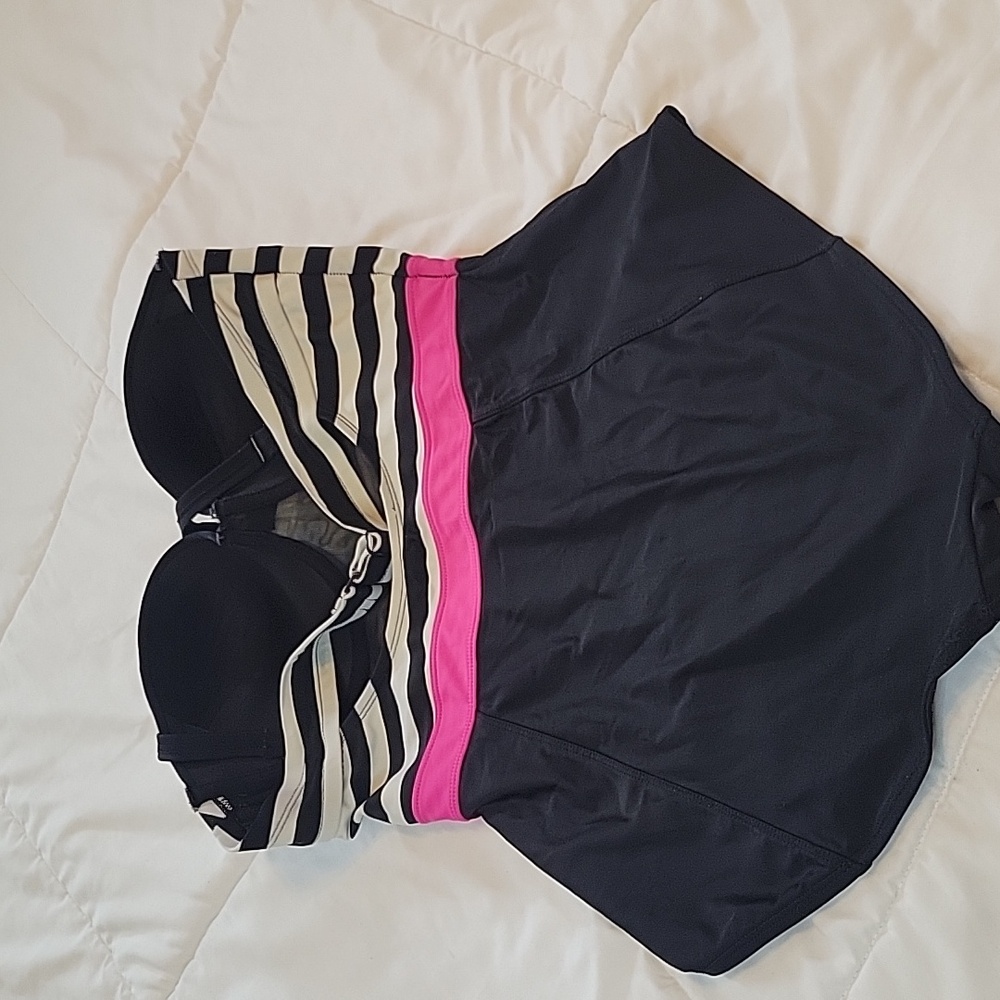 Torrid Black and White Swimsuit with Pink Detail SZ 0X - Picture 3 of 9